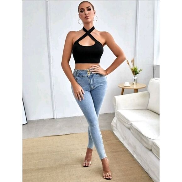 Sexy Black Criss Cross Tie Back Crop Halter Top NWT Large - Picture 4 of 5